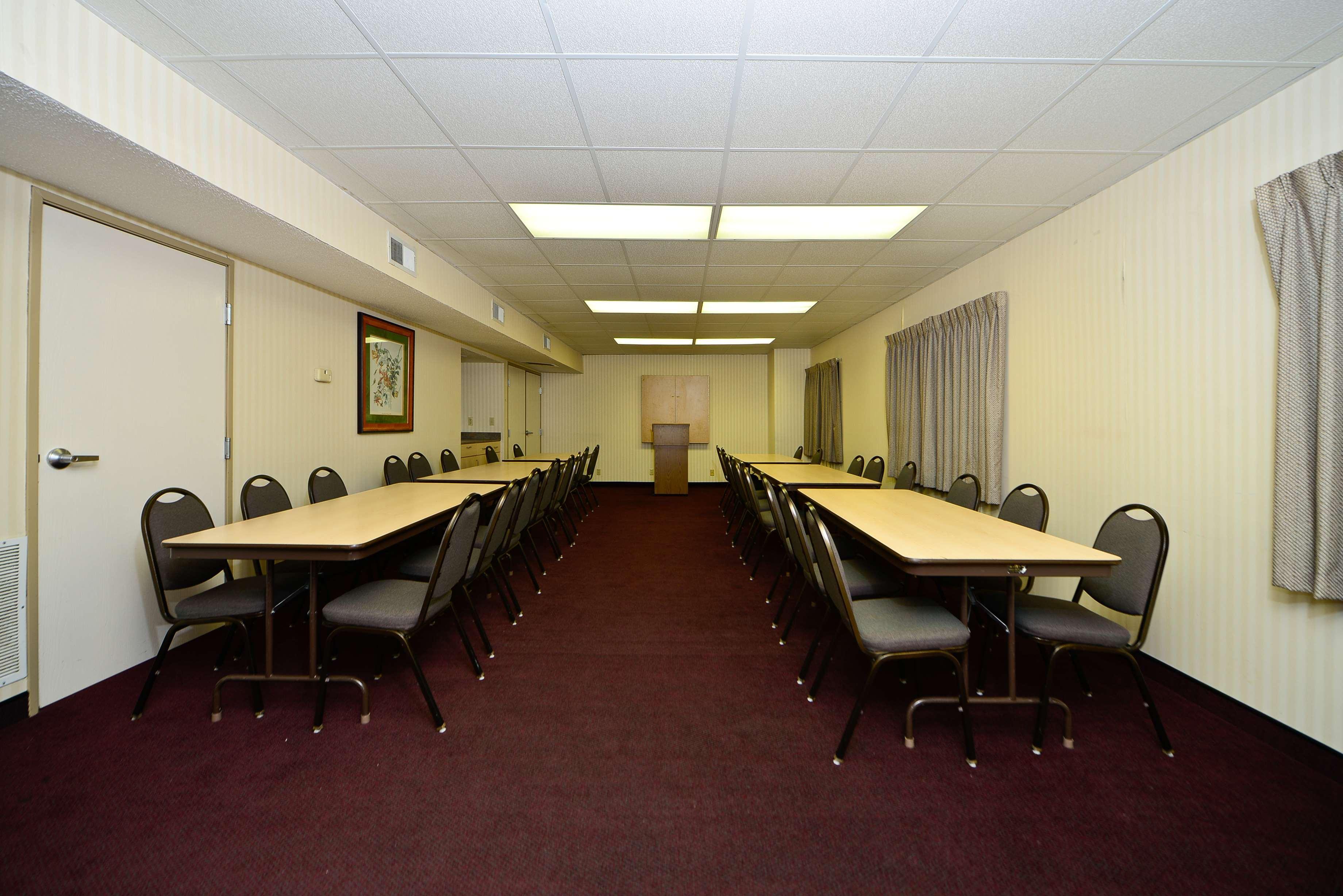 Radisson Oscar Freire Hotel Sao Paulo Exterior foto Meeting room at a typical extended stay hotel