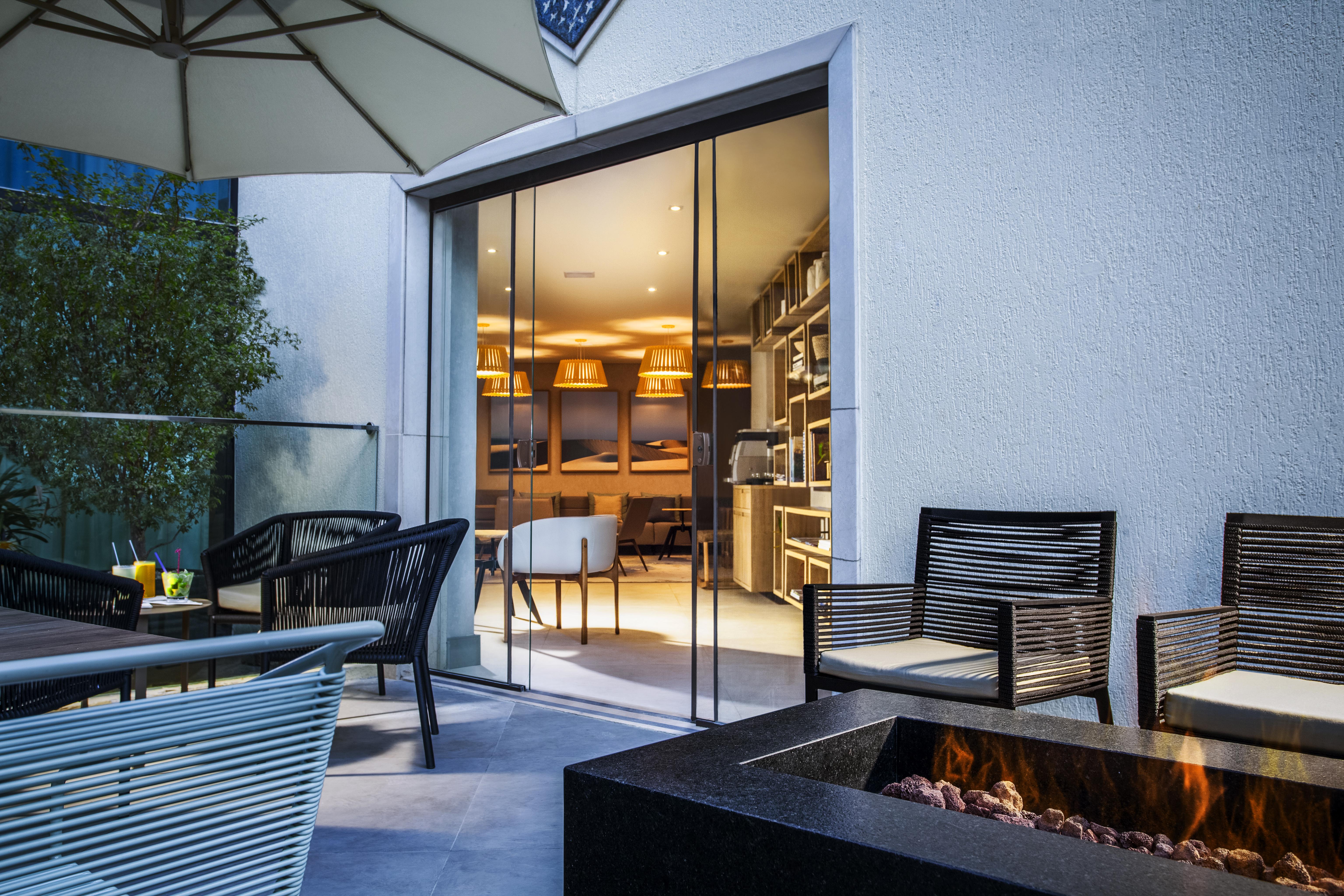 Radisson Oscar Freire Hotel Sao Paulo Exterior foto The Terrace at The Hari