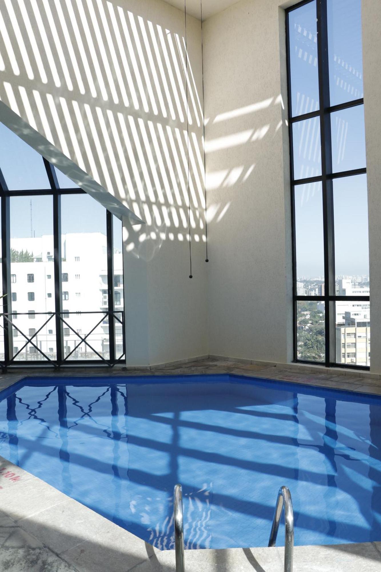 Radisson Oscar Freire Hotel Sao Paulo Exterior foto The pool at the top of the building