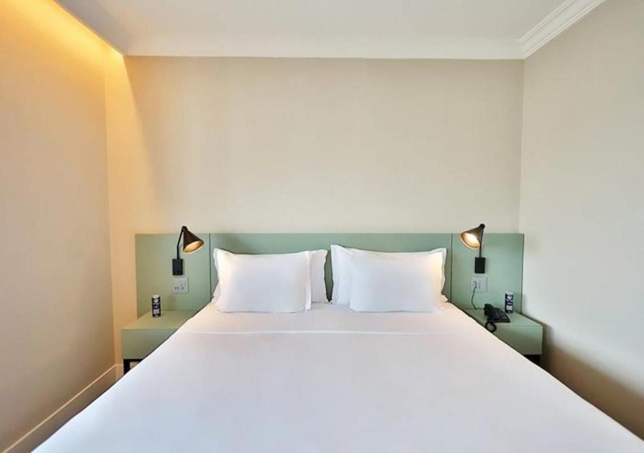 Radisson Oscar Freire Hotel Sao Paulo Exterior foto A bedroom at the hotel